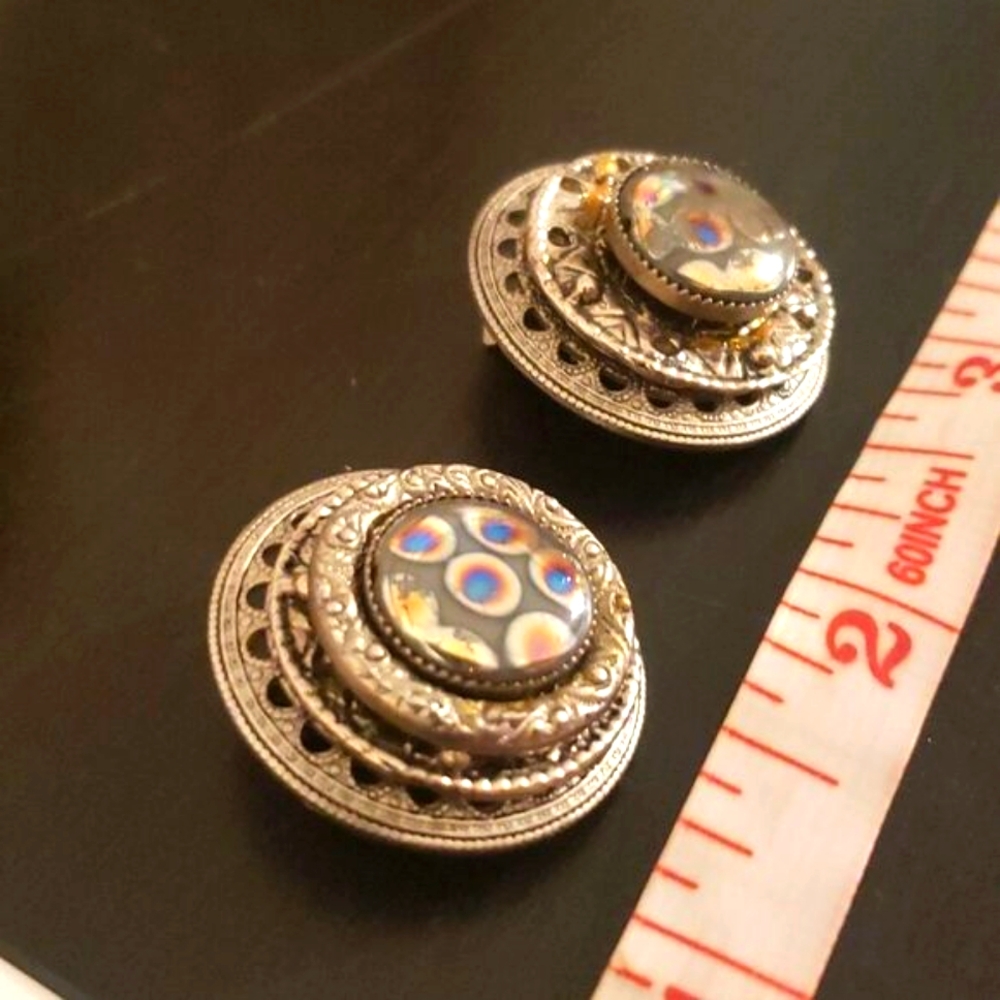 Vintage Silvertone Clip-on Earrings featuring an Abalone Inlay - Picture 2 of 5